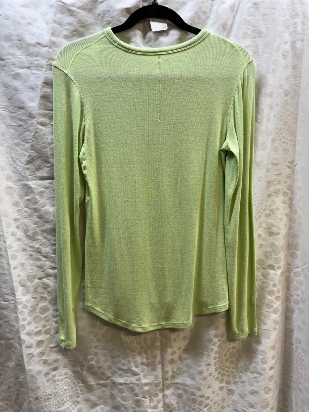 2087- Lululemon Hold tight long sleeve top creamy mint - size 10
